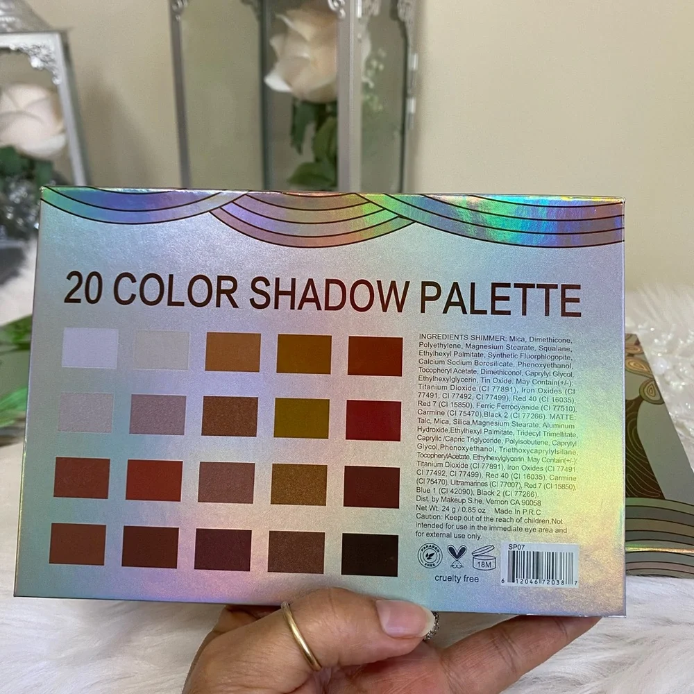 SHE NATURAL 20 COLOR SHADOW PALETTE
